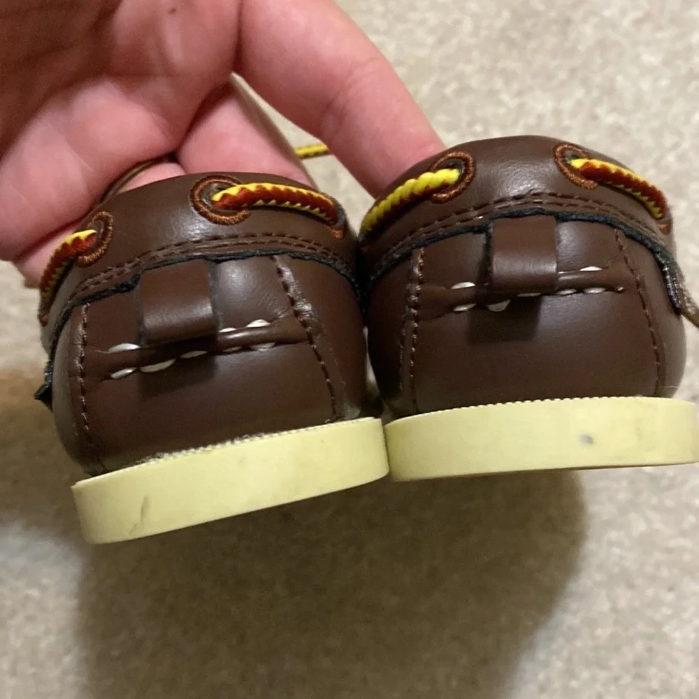 OshKosh B'gosh Boys Boat Shoes Size 7